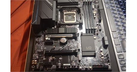 GIGABYTE Z-590 (UD-AC) 11th Gen Intel DDR4 (WI-FI)
